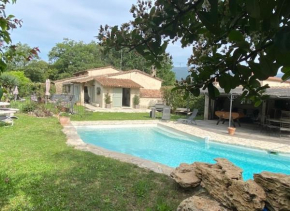 Villa Familiale piscine, spa, proche de Valbonne